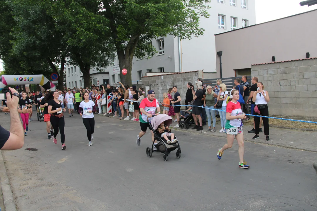 Piknik rodzinny fundacji „Daj piątaka na dzieciaka” na Bałutach