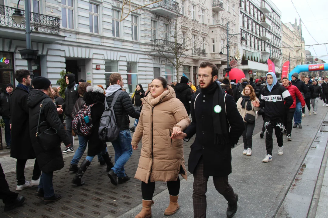 Polonez dla Łodzi 2024 na ul. Piotrkowskiej w Łodzi