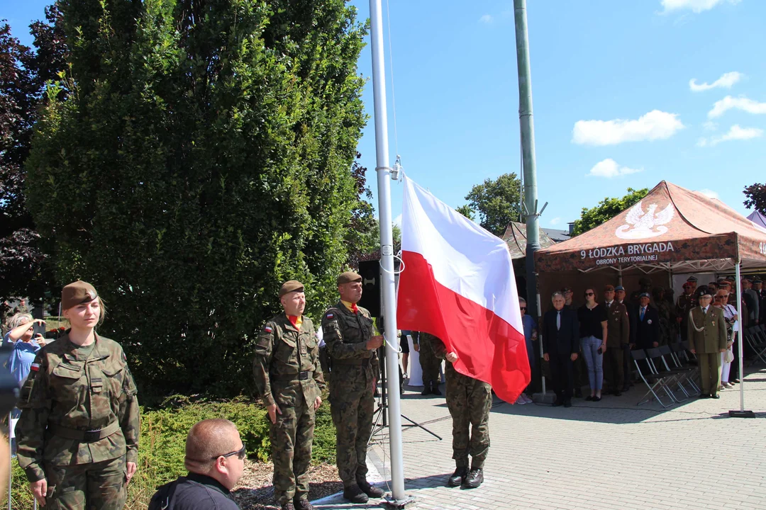 Przysięga wojskowa żołnierzy dołączających do 9 Łódzkiej Brygady Obrony Terytorialnej