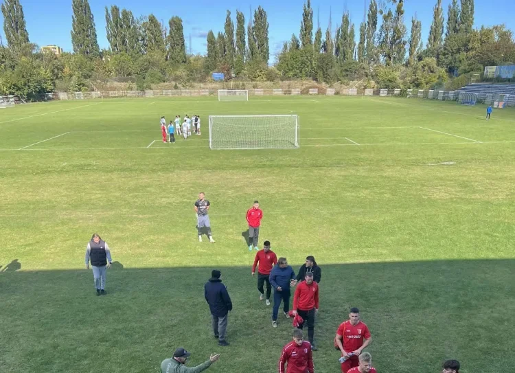 Bijatyka kibiców podczas rywalizacji Stoczniowca Gdańsk z KS Sokół Bożepole Wielkie na stadionie przy ul. Marynarki Polskiej