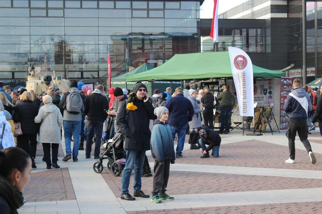 Święto Niepodległości przed Manufakturą