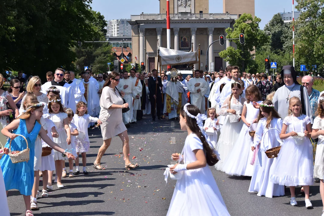 Procesje Bożego Ciała przeszły ulicami Łodzi