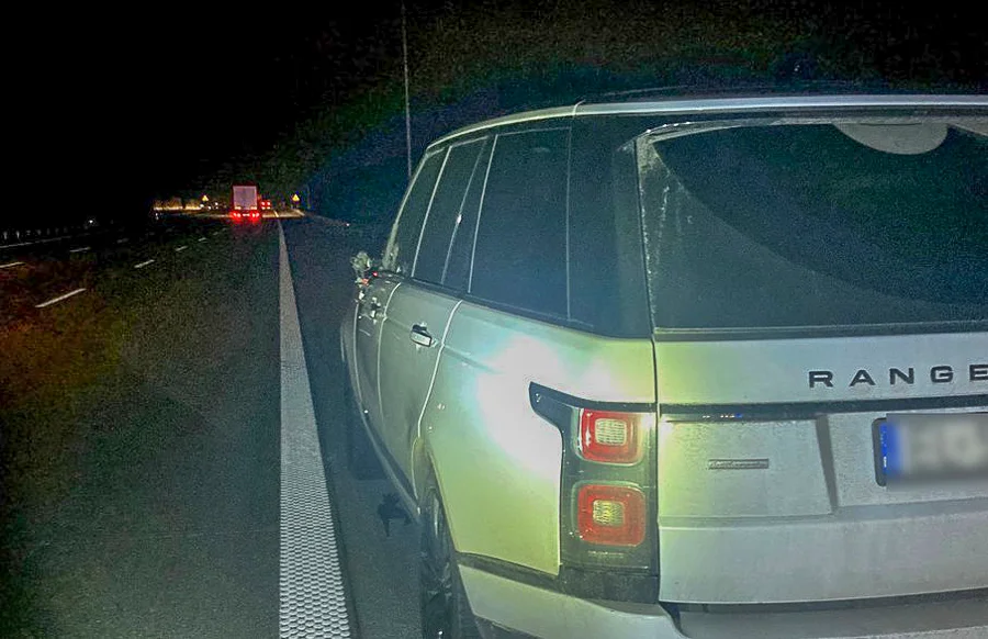 Potrącił policjanta na środku autostrady A1