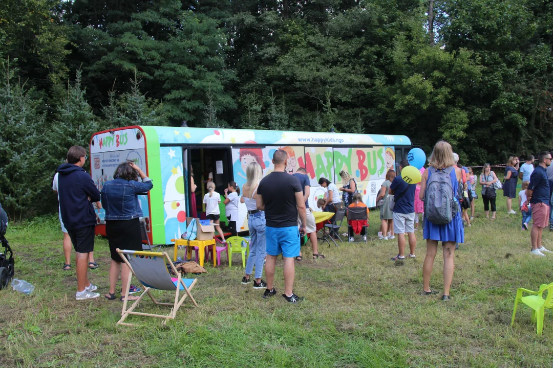 Piknik rodzinny w parku na Młynku w Łodzi