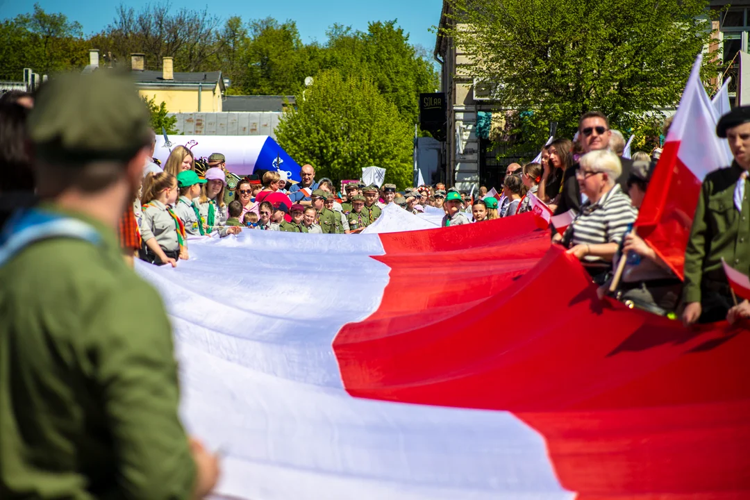 Kutno jest dziś biało-czerwone! Tak mieszkańcy świętują Dzień Flagi (ZDJĘCIA)
