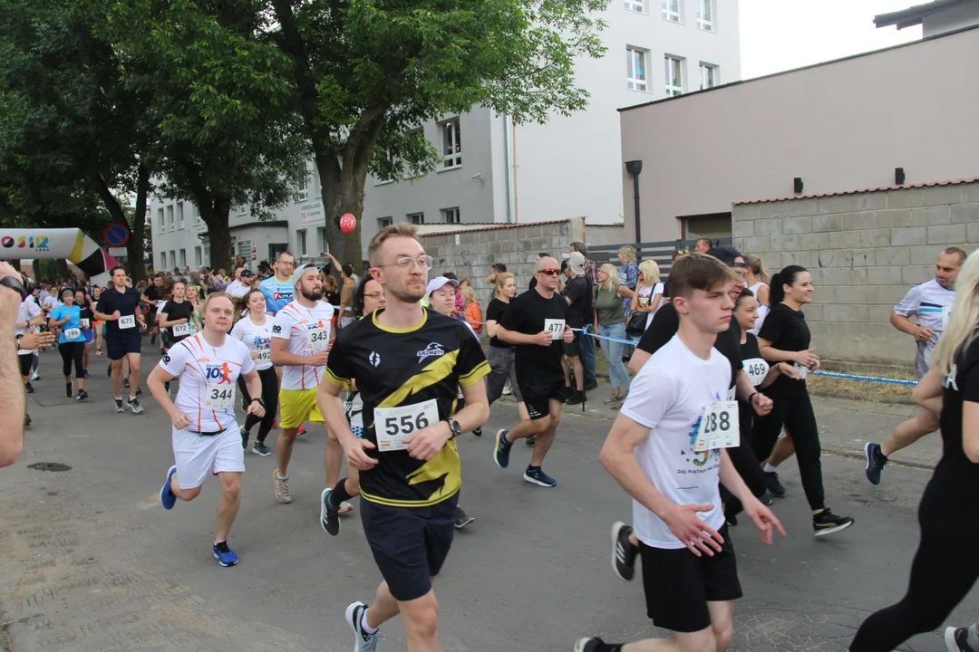 Piknik rodzinny fundacji „Daj piątaka na dzieciaka” na Bałutach