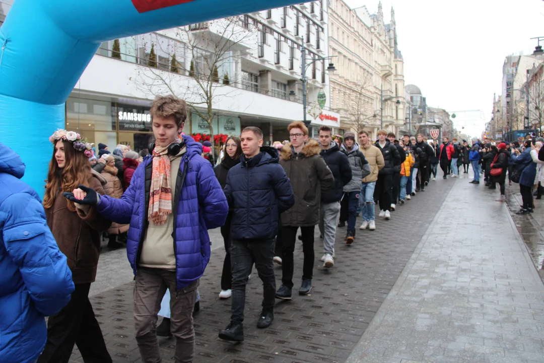 Polonez dla Łodzi 2024 na ul. Piotrkowskiej w Łodzi