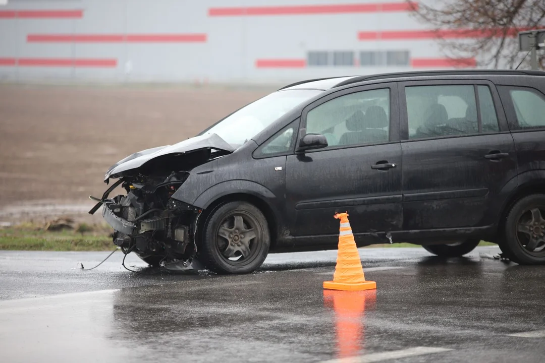 Wypadek na DK 92 pod Kutnem. Na miejscu wszystkie służby