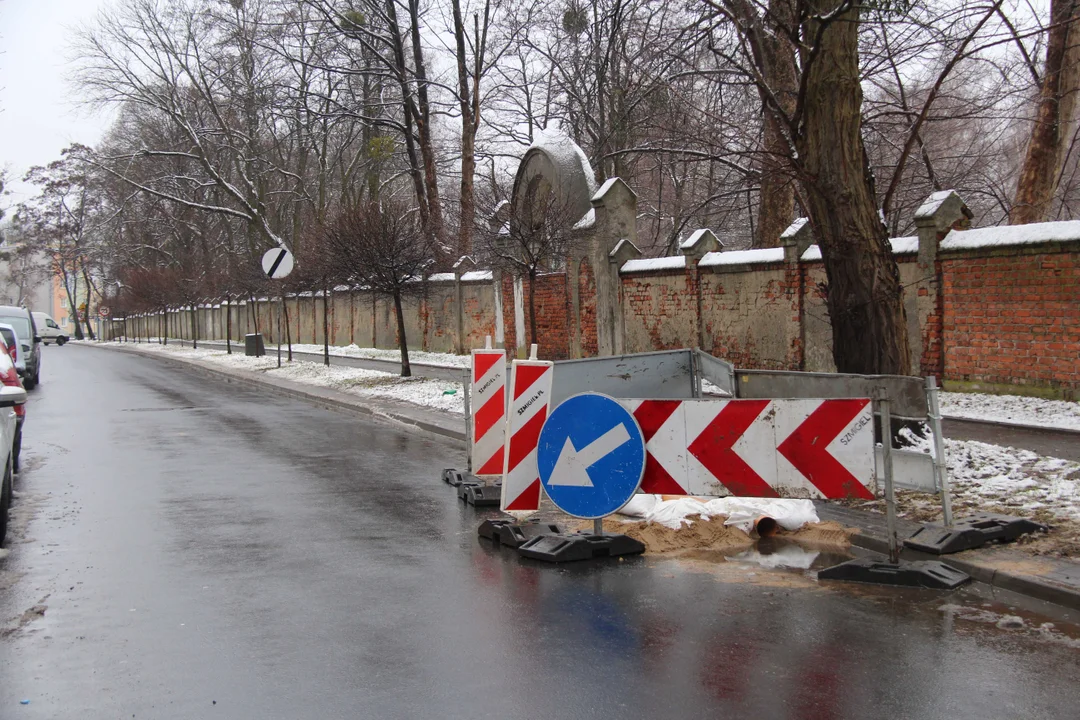 Dziury w drogach na Bałutach