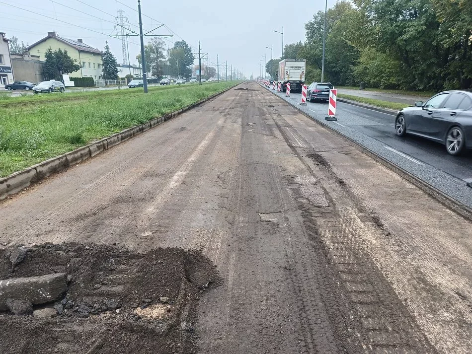 Utrudnienia na ulicy Rokicińskiej w Łodzi