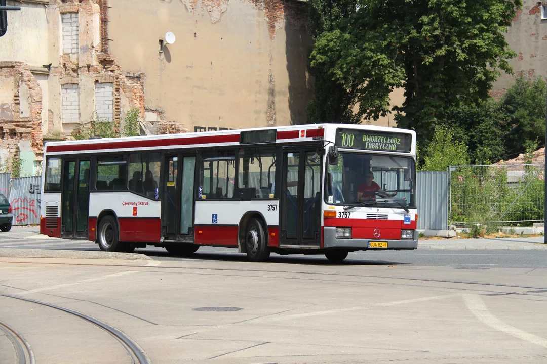 Podróż w czasie prawdziwymi klasykami. Łódzkie Linie Turystyczne zapraszają na przejażdżkę [ZDJĘCIA]