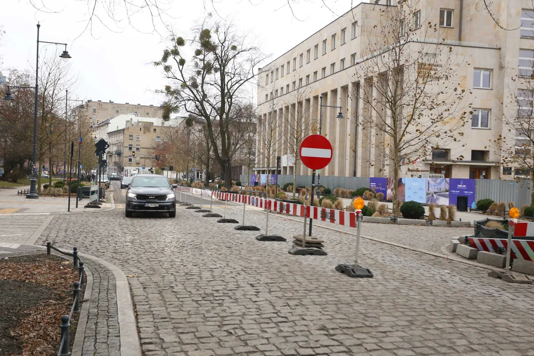 Utrudnienia dla kierowców na ul. Traugutta w Łodzi. Trwa budowa tunelu Kolei Dużych Prędkości