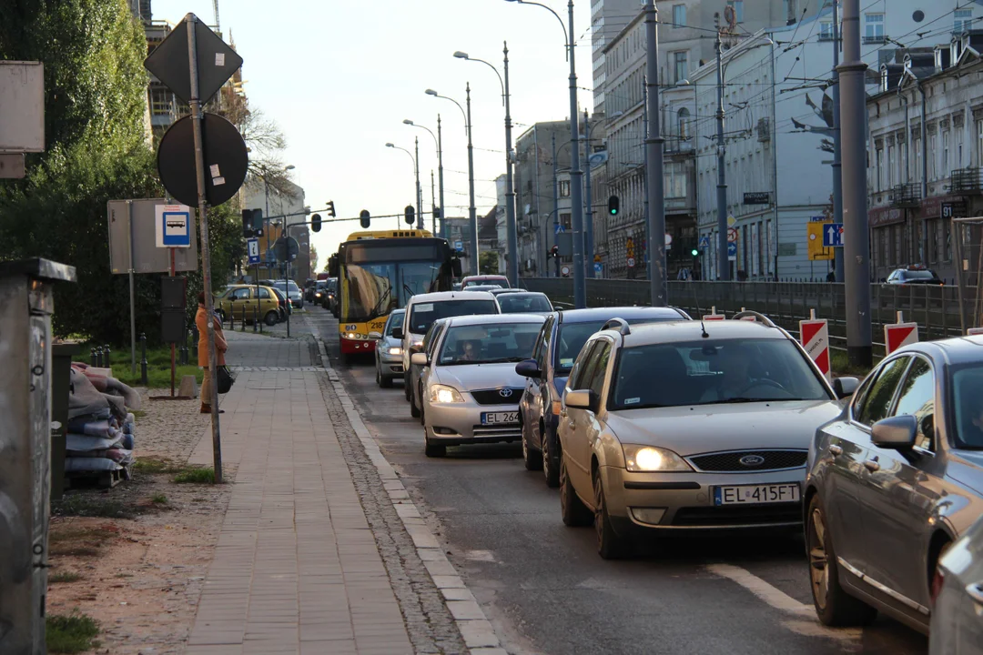 Utrudnienia dla kierowców na ulicy Zachodniej w Łodzi - 30.10.2023 r.