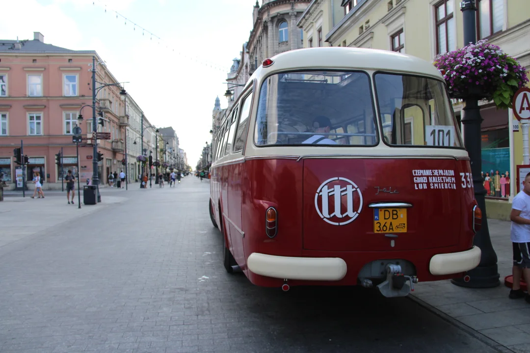 Zabytkowe tramwaje i autobusy ponownie na ulicach Łodzi