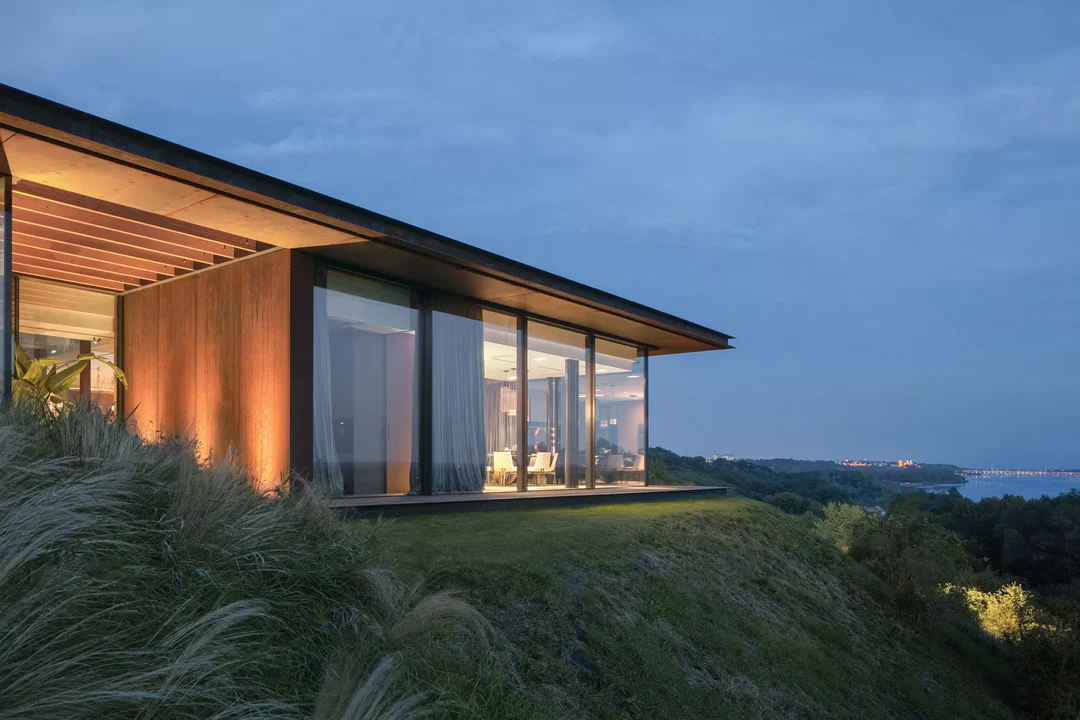 Willa z widokiem na panoramę Płocka z międzynarodowym wyróżnieniem. Ta jedna cecha robi ogromne wrażenie [ZDJĘCIA] - Zdjęcie główne