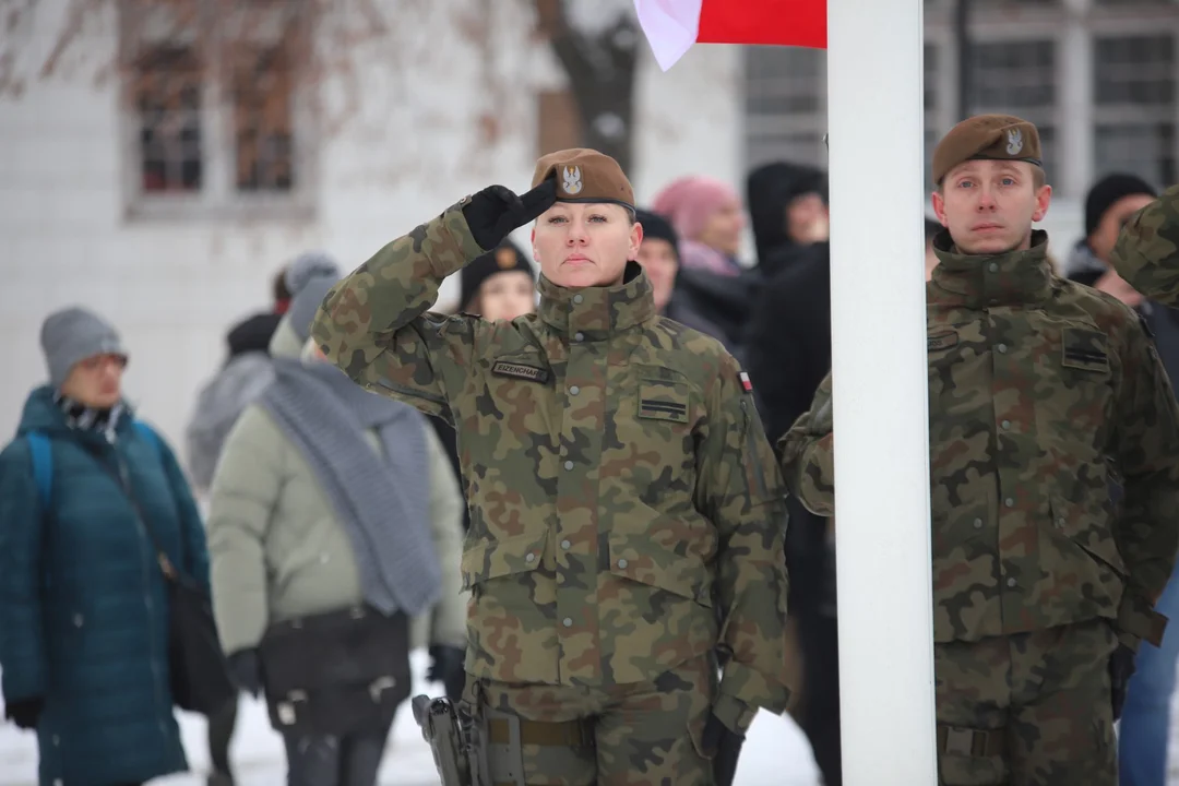 Uroczystą przysięgę złożyli dziś na Placu Piłsudskiego w Kutnie żołnierze 9 Łódzkiej Brygady Wojsk Obrony Terytorialnej