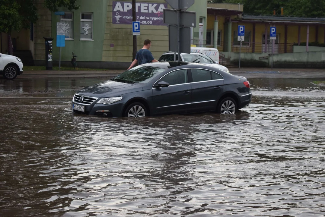 Parzęczewska wciąż jest zalewana