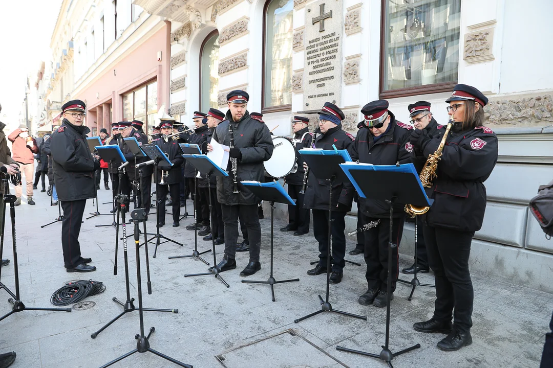 Polonez dla Łodzi. Maturzyści zatańczyli na Piotrkowskiej