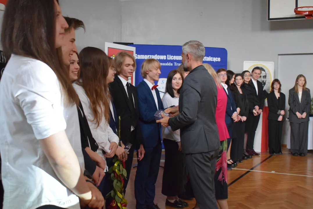 Pożegnanie maturzystów z Samorządowego Liceum Ogólnokształcące im. Romualda Traugutta w Zgierzu