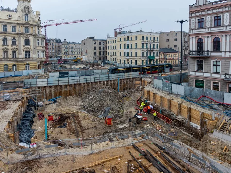 Budowa przystanku kolejowego Łódź Śródmieście z lotu ptaka