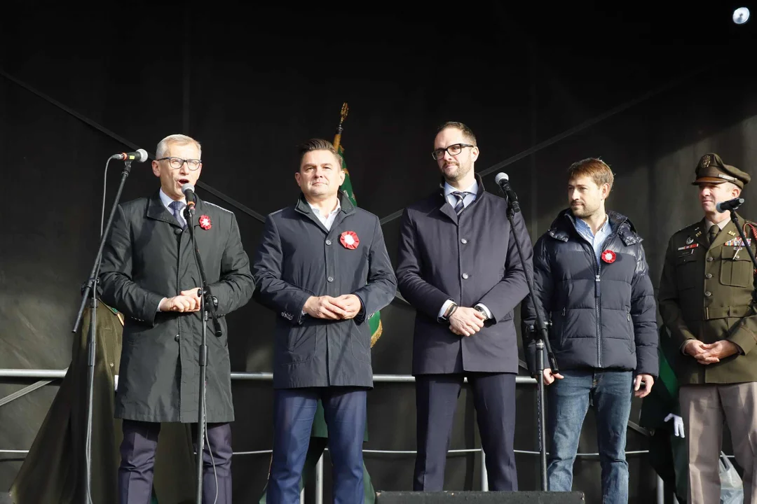 Święto Niepodległości przed Manufakturą