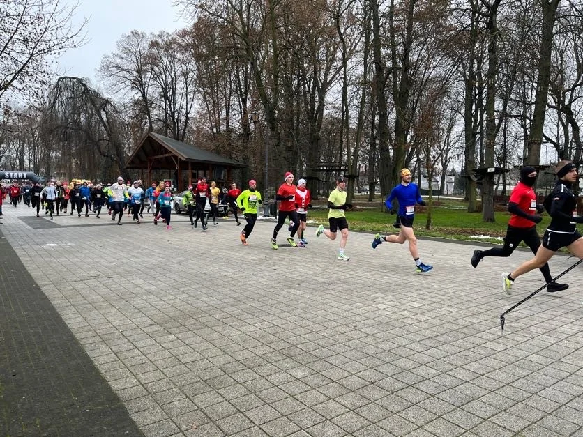 Bieg Mikołajkowy w Zgierzu.