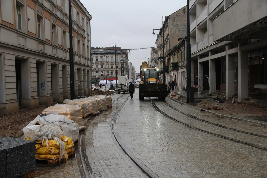 Plac Wolności w Łodzi wciąż placem budowy