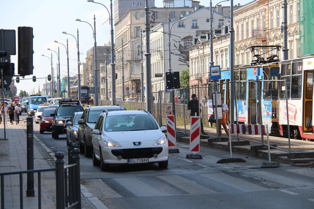 Potężne utrudnienia dla podróżnych MPK Łódź na Zachodniej w Łodzi