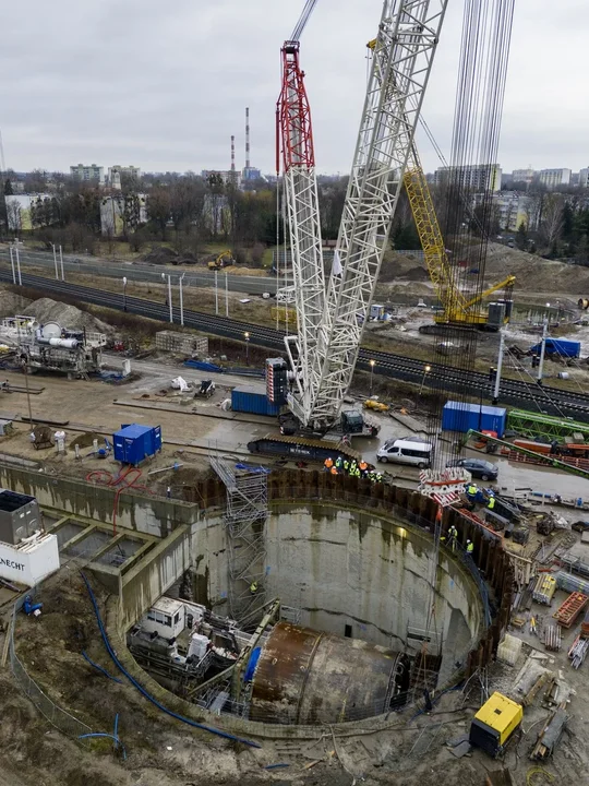 Trwa budowa tunelu kolejowego pod Łodzią