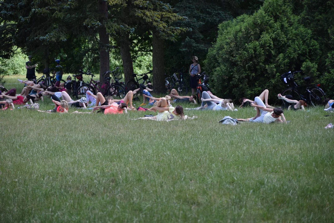 Joga w Parku Poniatowskiego