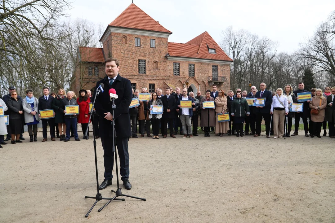 Kto na wójtów? Kto na radnych? PiS przedstawia swoją drużynę [ZDJĘCIA] - Zdjęcie główne