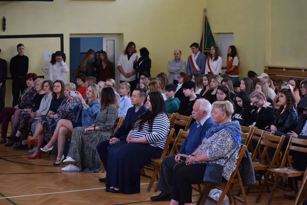 Zespół Szkół Rzemiosła w Łodzi pożegnał maturzystów. To były chwile pełne wzruszeń