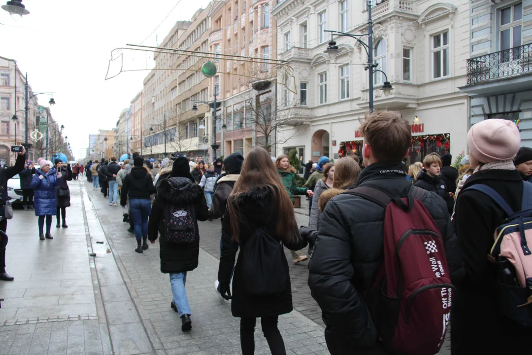 Polonez dla Łodzi 2024 na ul. Piotrkowskiej w Łodzi