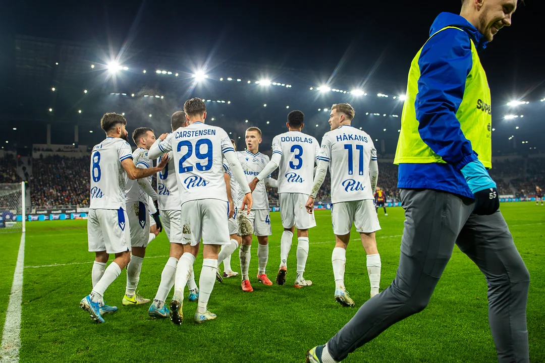 Lech Poznań wygrywa na wyjeździe z Pogonią Szczecin