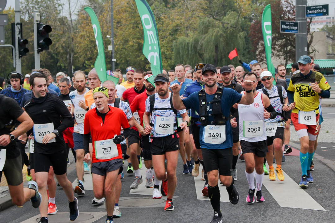 Rekord trasy, setki życiówek i budowlaniec na podium Mistrzostw Polski, czyli 22. Poznań Maraton GALERIA - Zdjęcie główne