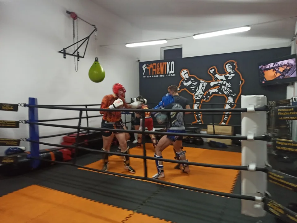 Kutnowscy zawodnicy na międzywojewódzkim turnieju kickboxingu