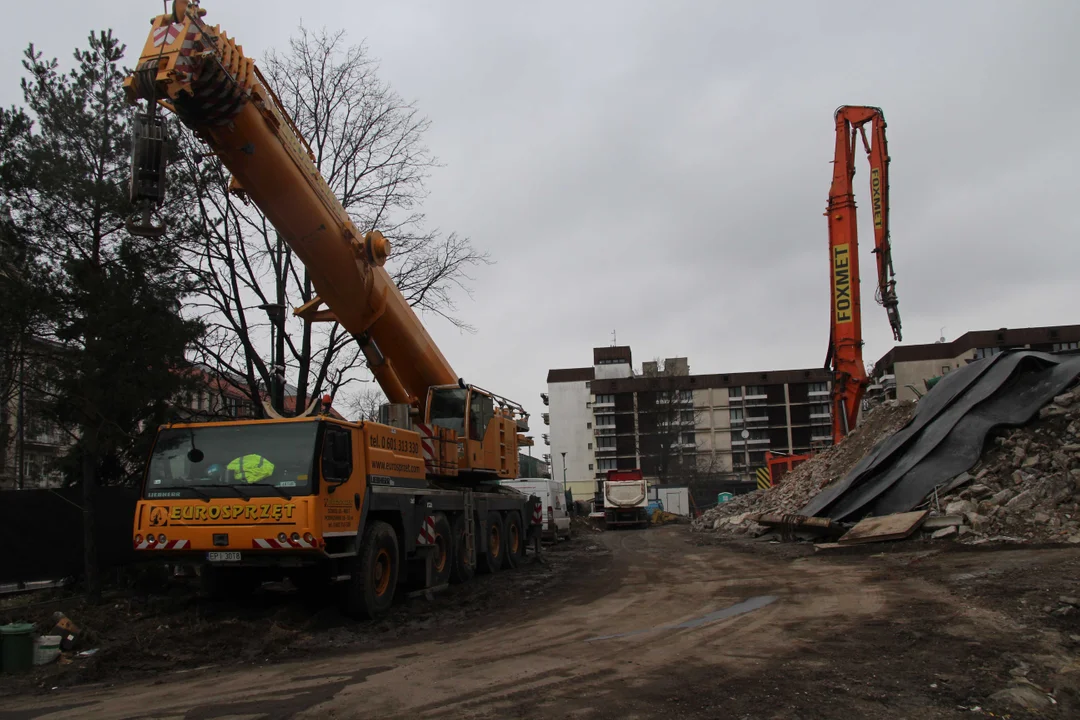 Wyburzanie hotelu "Światowit" w centrum Łodzi - stan na 2.02.2024 r.