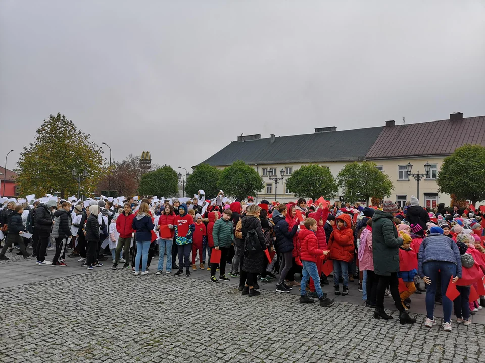 "Żywa flaga" na pl. Jana Pawła II