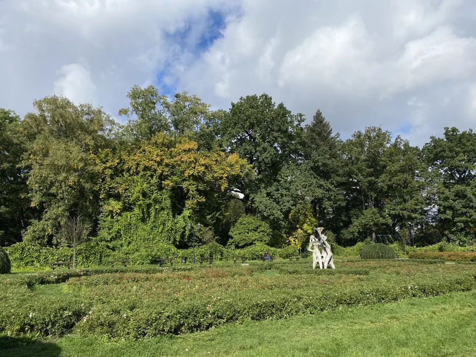 Park Źródliska jesienią