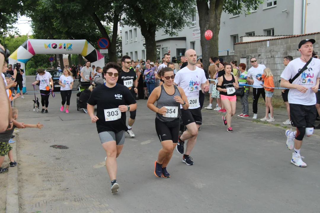 Piknik rodzinny fundacji „Daj piątaka na dzieciaka” na Bałutach