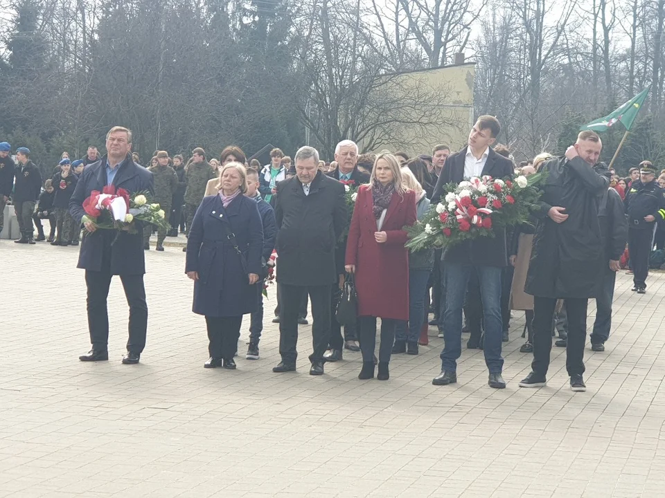 Obchody Zbrodni Zgierskiej na placu Stu straconych [zdjęcia]