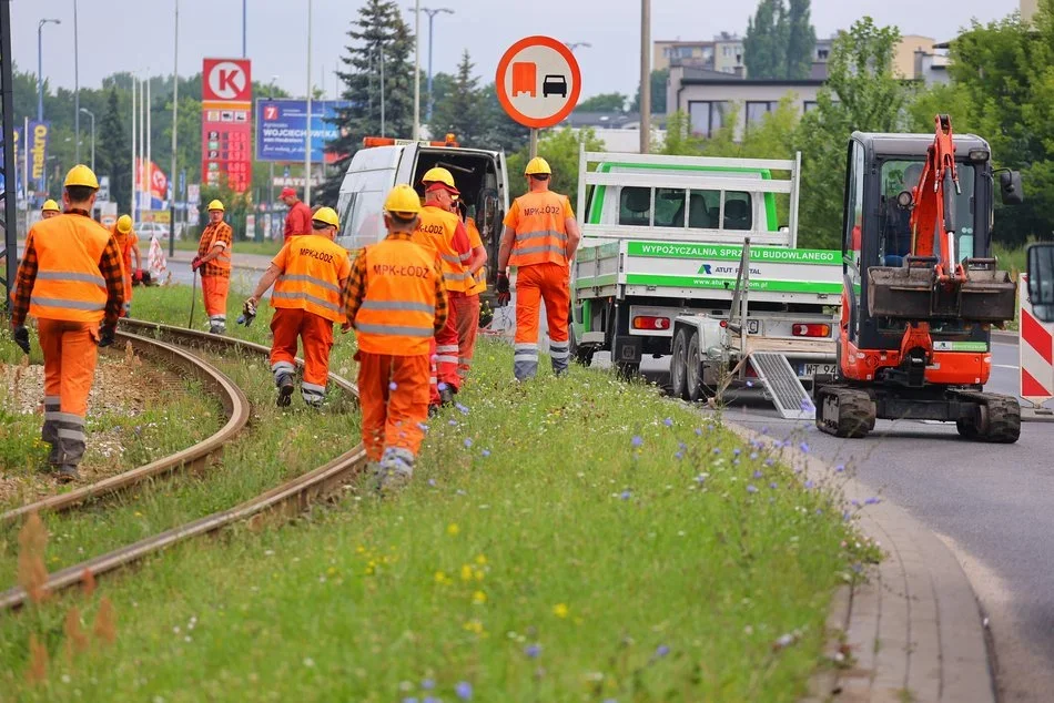 Utrudnienia na al. Włókniarzy w Łodzi