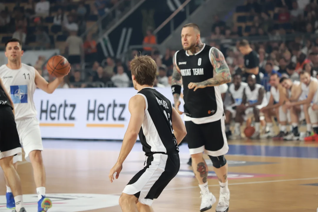 Mecz charytatywny: Gortat Team vs. Żołnierze NATO