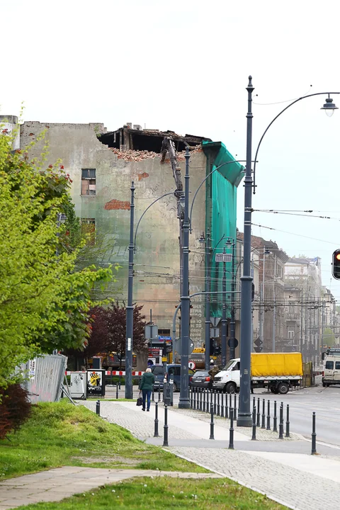 Kamienica przy Kilińskiego 49, w końcu, zostanie zburzona. Wiemy kiedy wrócą tramwaje