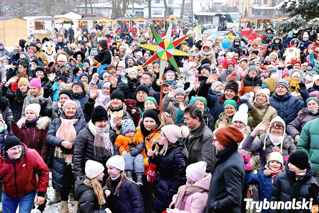 Jarmark Bożonarodzeniowy 2023 w Sulejowie. Tłumy mieszkańców i magia świąt