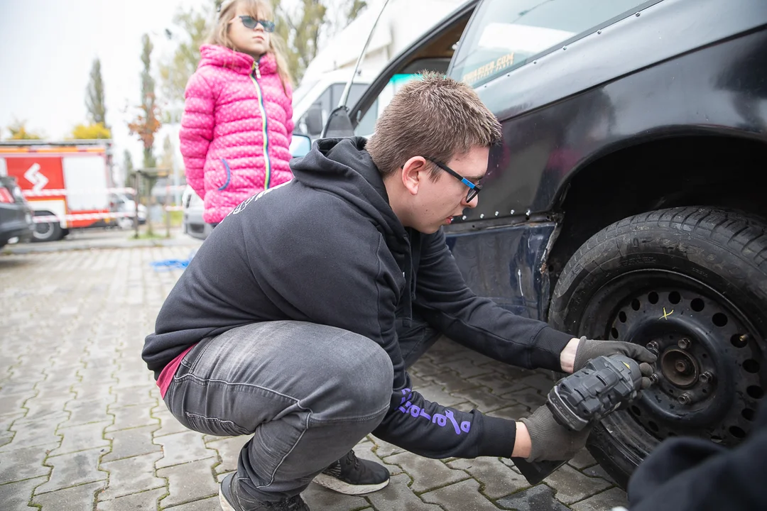 Pokazy drifterów, sportowych aut, rodzinne atrakcje i wiele więcej w Moto Arenie