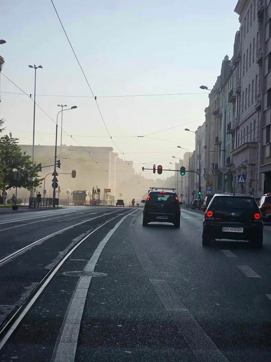 Remont pasa autobusowo-tramwajowego na pl. Dąbrowskiego w Łodzi