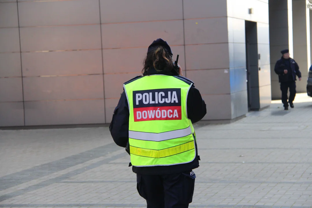 Ćwiczenia służb specjalnych na stadionie ŁKS-u