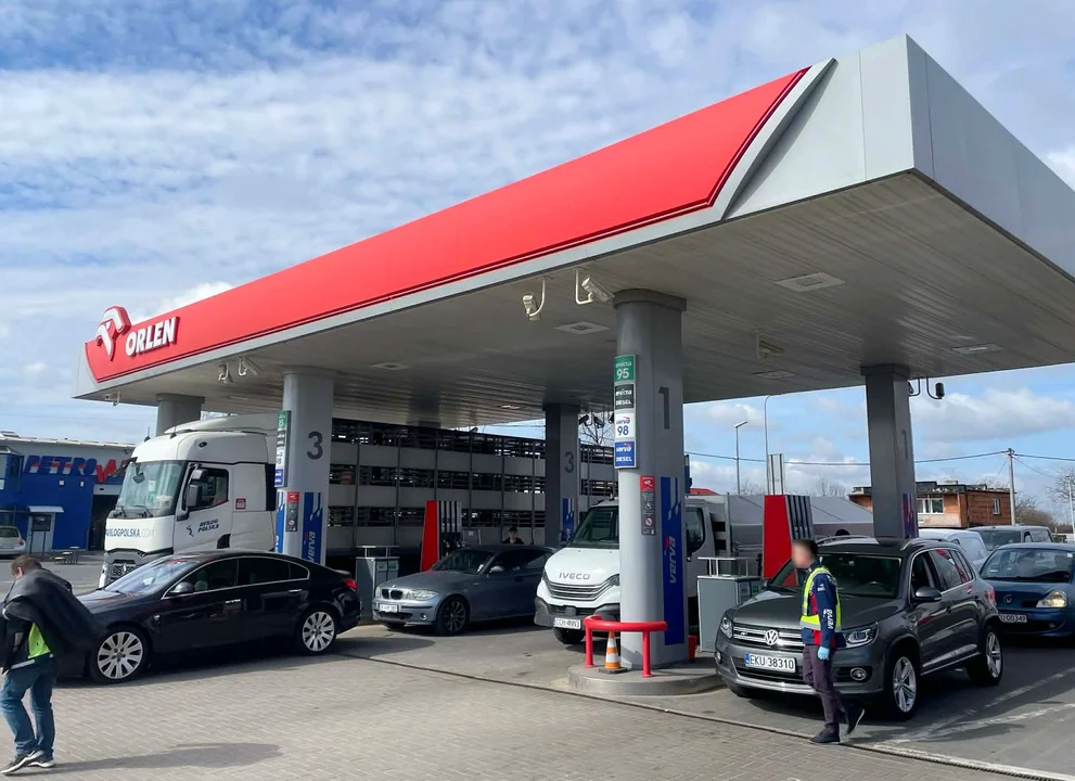 Nagły zwrot na kutnowskich stacjach, ceny paliw w dół. To koniec drożyzny?