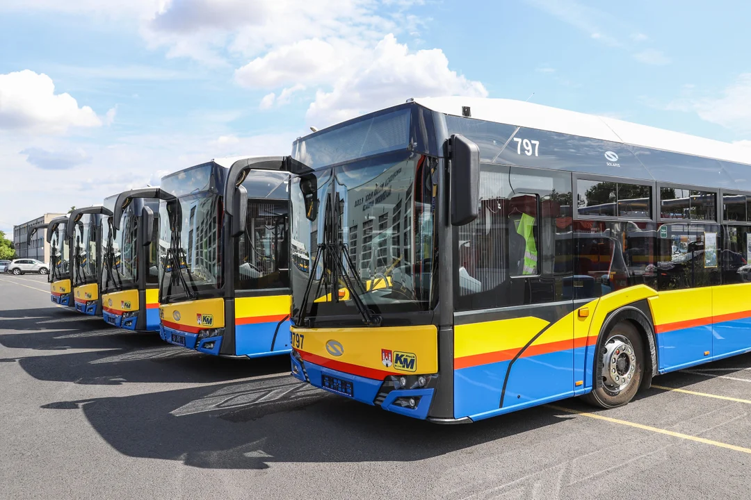 5 nowych autobusów wyjedzie na ulice miasta. Zobaczcie, jak wyglądają [ZDJĘCIA] - Zdjęcie główne